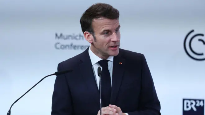 Perezida Emmanuel Macron arimo kuvuga ijambo mu nama ku mutekano i Munich mu Budage 