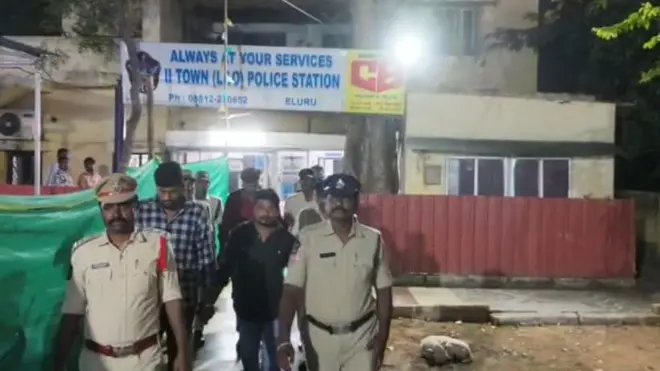 నిందితులను పోలీసులు అరెస్ట్ చేశారు. 