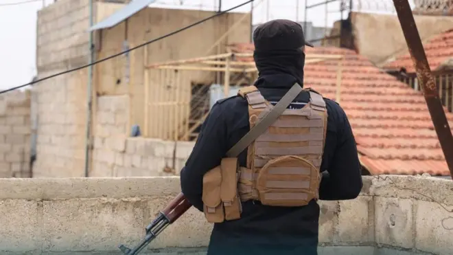 ماذا نعرف عن المسؤول العسكري الليبي الكبير الذي لقي مصرعه بتحطم طائرة في تركيا؟