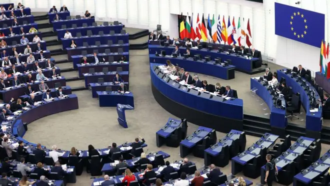 Strasbourg'daki avrupa parlamentosunun içinden bir kare. 