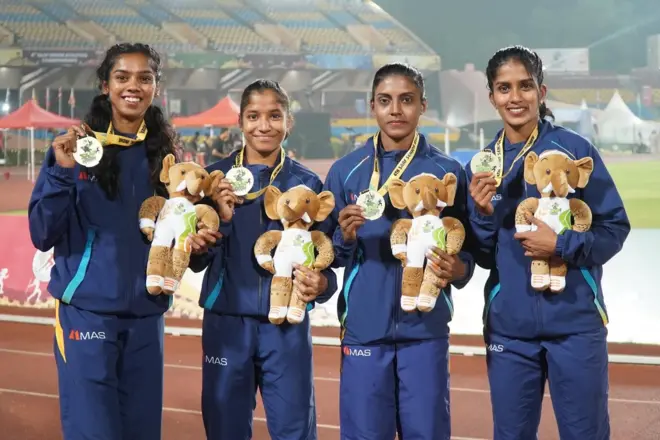 සිව් වන දකුණු ආසියානු ජ්යෙෂ්ඨ මලල ක්රීඩා ශූරතාවලියේ දෙවන දිනයේදී (ඔක්: 25) ශ්රී ලංකා ක්රීඩක ක්රීඩිකාවන් රන් පදක්කම් 4ක් දිනා ගැනීමට සමත් වූ අතර ඉන් පදක්කම් 3ක් ම හිමි වූයේ ජවන ඉසව්වලිනි