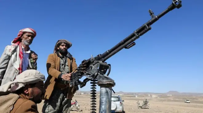 حوثیها با سلاح هایشان