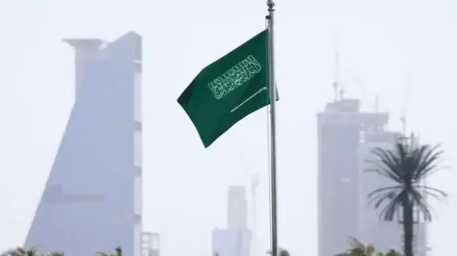 Waxaa maanta magaalada Riyaad ee caasimadda dalka Sacuudiga ka furmay kalfadhigii ugu horeeyay ee Isbaheysiga Caalamiga ah ee hirgelinta xalka labada dowladood.