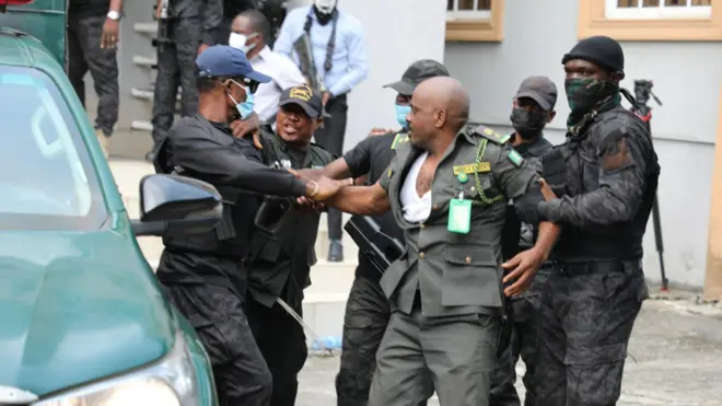 Aworan fakinfa to waye laarin awọn ajọ DSS ati ileeṣẹ ẹlẹwọn nile ẹjọ