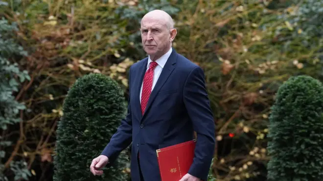 Министр обороны Великобритании Джон Хили 