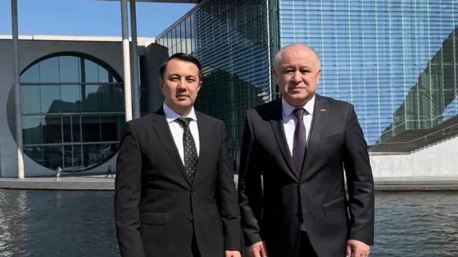 Өмүрбек Текебаев менен Марлен Маматалиев
