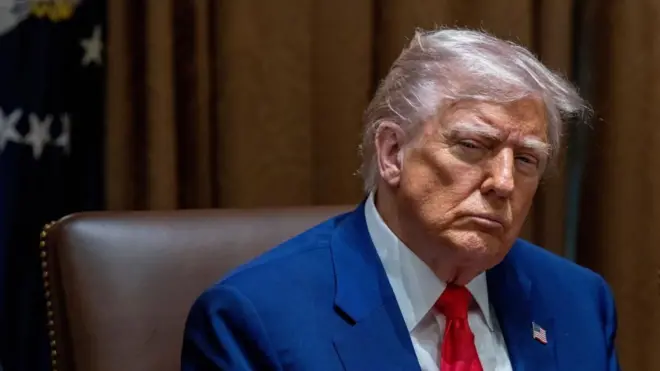 圖片顯示唐納德·特朗普於週四出席內閣會議。