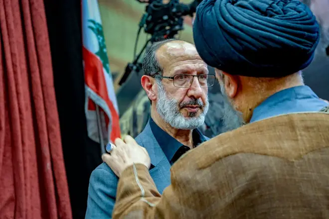 النائب في حزب الله ابراهيم الموسوي يسلم على رجل دين