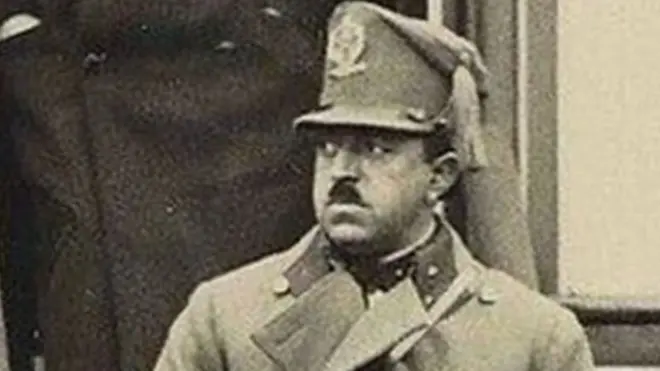 شاه امان الله خان پر لږکیو لګېدلي محدودیتونه لغو او د هېواد ټولو وګړو تر منځ مساوات اعلان کړل.