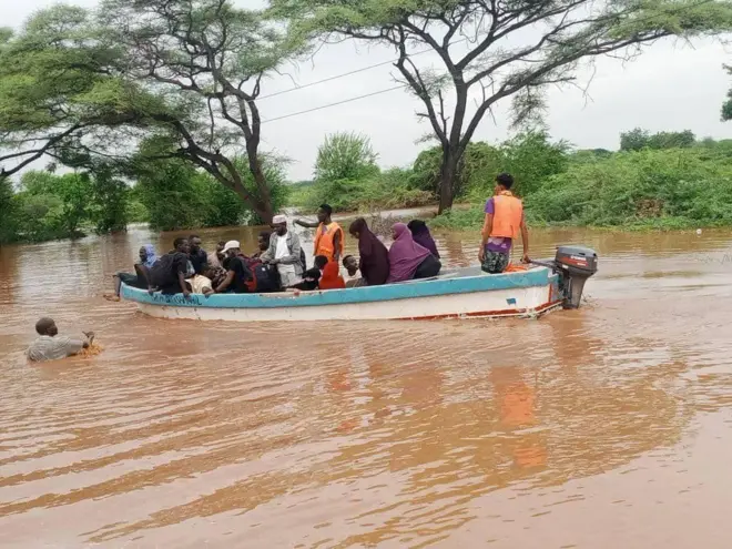 Mid ka mid ah doomaha dadku gudbiya Garissa