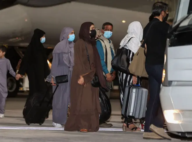 قطر کې یو شمېر افغانان