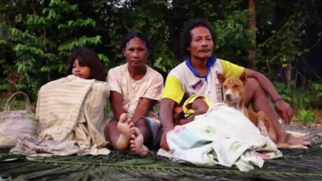 Potret sebuah keluarga dari komunitas Tobelo Dalam.