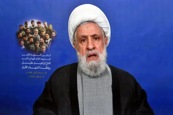 نعیم قاسم، معاون سابق حسن نصرالله، اکنون رهبری حزبالله را بر عهده دارد