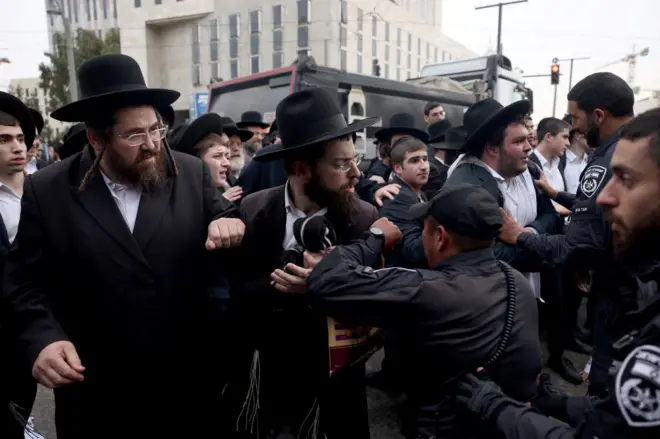 حرب غزة: "نفضل الموت على الالتحاق بالخدمة العسكرية"