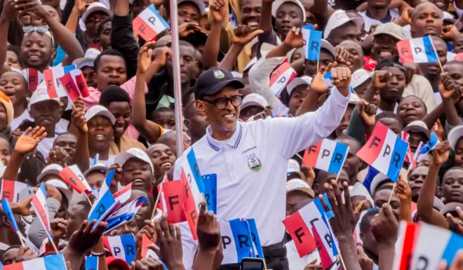 Paul Kagame mu bikorwa byo kwiyamamaza mu mpera z'icyumeru mu majyaruguru y'u Rwanda, arifuza gutegeka manda ya kane nk'umukuru w'igihugu