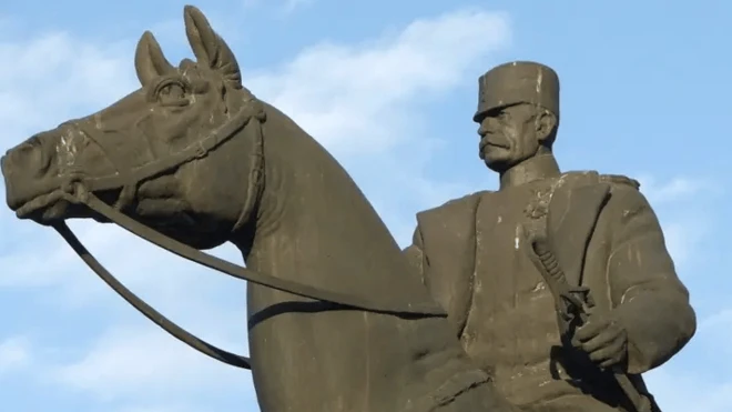 Spomenik Živojinu Mišiću 