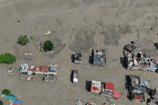 Imagem área de local inundado no Nepal
