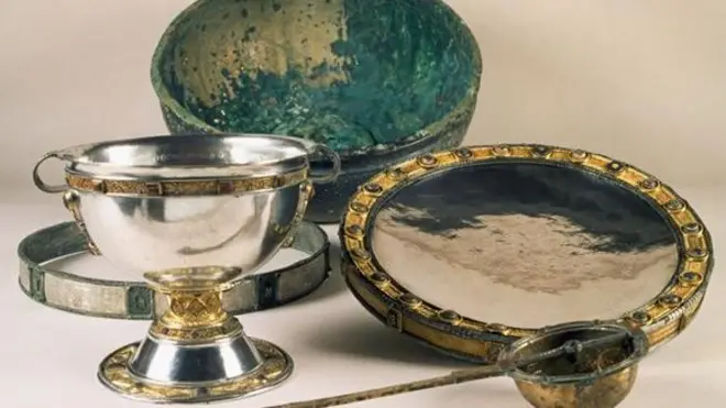 Ditemukan pada 1980, Derrynaflan Hoard adalah salah satu penemuan arkeologi paling menarik dalam sejarah seni Irlandia. 