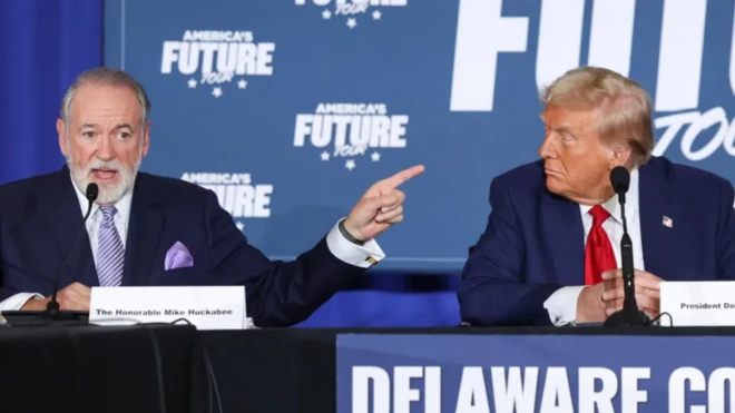 دونالد ترامب ومايك هاكابي