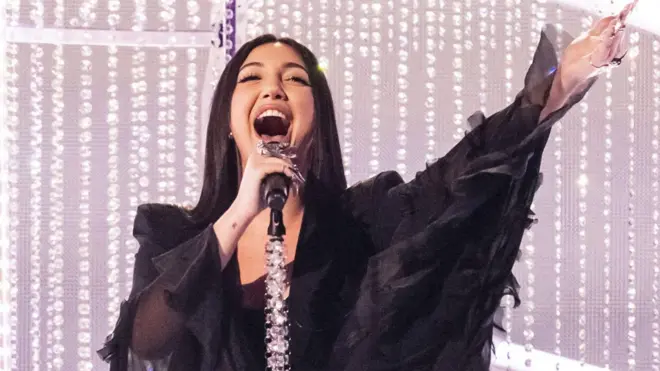 یووال رافائل، با ترانه یک روز جدید فرا خواهد رسید در مسابقات امسال یوروویژن دوم شد