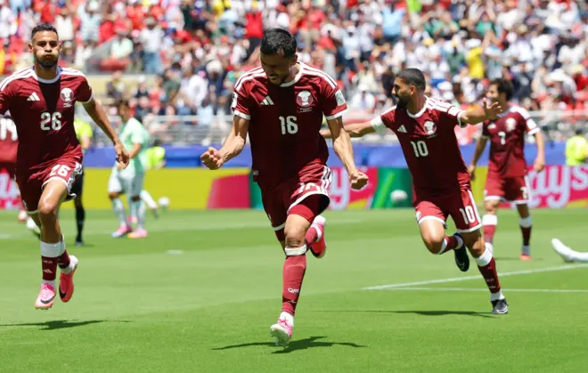 قطر تخطف التعادل من سويسرا في الوقت بدل الضائع وتحصل على أولى نقاطها المونديالية
