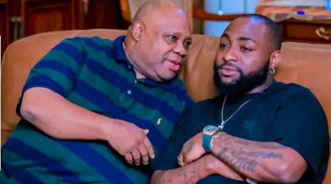 Gomina ipinlẹ Osun, Ademola Adeleke ati ọmọ ẹgbọn rẹ, Davido Adeleke, ẹni ti ọpọ mọ si Davido