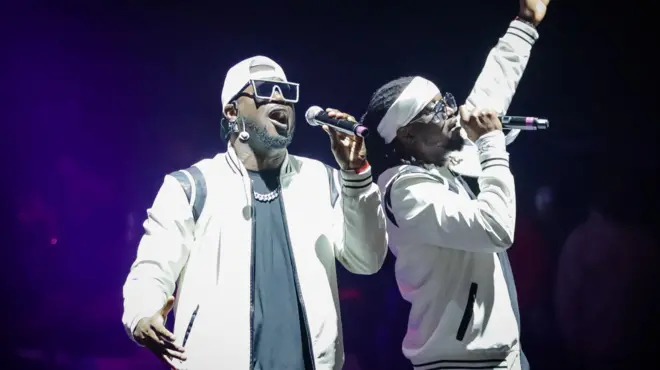 Aworan Paul ati Peter Okoye 