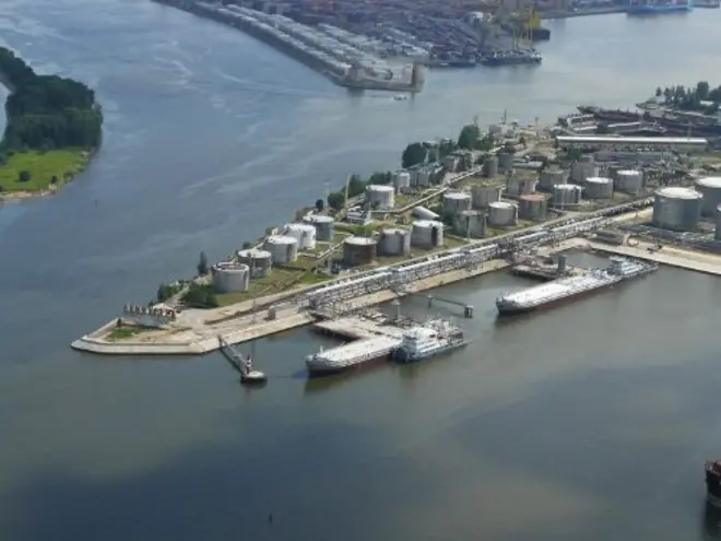 нафтовий термінал