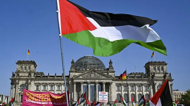 Manifestação pró-Palestina en Berlim