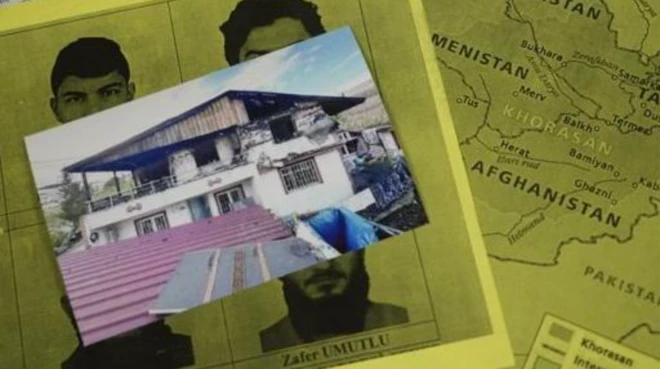 Kolajda Yalova'da çatışma yaşanan ev, şüphelilerin fotoğrafları ve Horasan'la ifade edilen coğrafyayı gösteren bir harita yer alıyor.