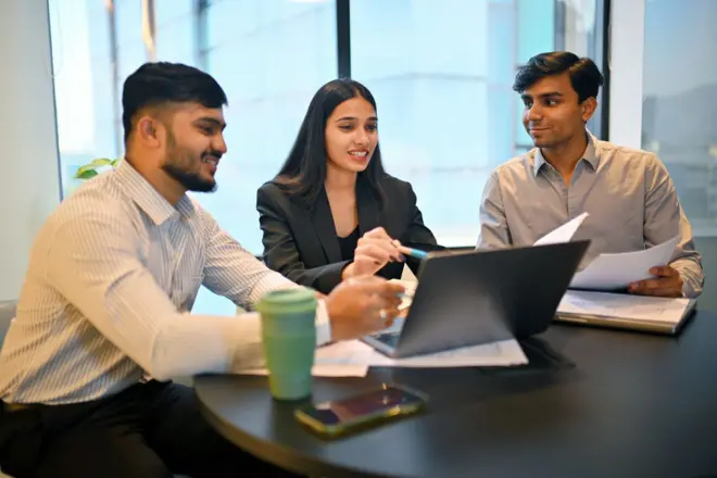 සතියට දින පහක් වැඩ කොට , සති අන්තය සතුටින් ගත කිරීමෙන් පසු නැවත වෙහෙසකර වැඩ සතියක් සඳහා සුදානම් වීමේ චක්‍රය අපිට මොහොතකට අමතක කළ හැකි නම්...