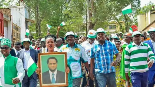 Urunani Burundi Bwa Bose rusaba sentare ijejwe kwubahiriza ibwirizwa shingiro "gutesha agaciro ivyavuye muri ubu busuma busadanzwe."