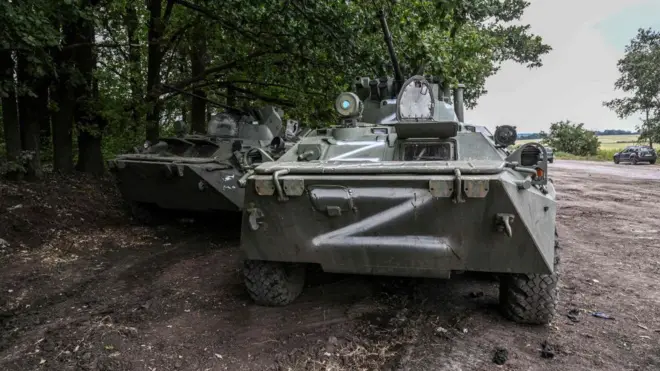 Ifoto yafashwe ku itariki ya 10 Nzeri (9) mu 2022, igaragaza imodoka z'igisirikare cy'Uburusiya i Balakliya, mu karere ka Kharkiv, muri Ukraine