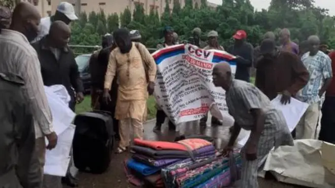 Àwòrán àwọn ajagufẹ̀yìntì tí wọ́n ń ṣe ìfẹ̀hónúhàn