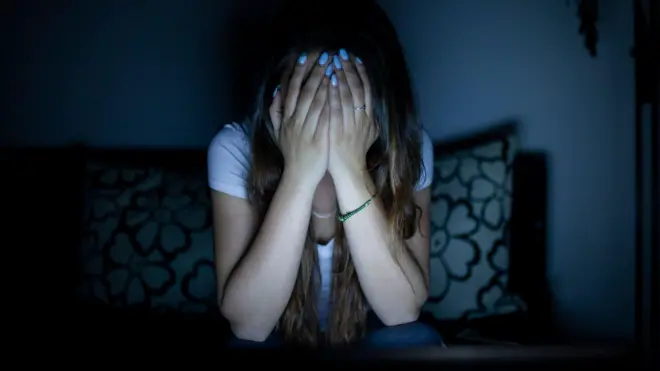 لیلیٰ کو اصل دھچکا یہ پہنچا تھا کہ اُن کی تصاویر اور ویڈیوز انھیں بھیجنے والا اُن ہی کا سابق شوہر تھا