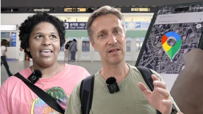 서울역에 있는 외국인 여성과 남성, 그리고 휴대폰 속 구글지도 화면을 합성한 이미지