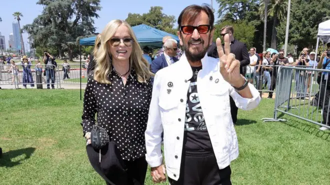 Ringo ecodigo de bonus betanoesposa, Barbara Bach,codigo de bonus betanojulhocodigo de bonus betano2024, durante um evento anual que celebra o aniversário do baterista