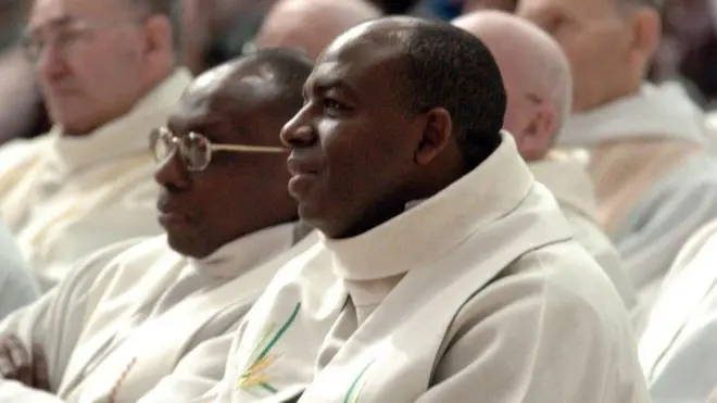 Wenceslas Munyeshyaka yari yarahagaritswe mu nshingano z'ubupadiri na Diyoseze ya Evreux mu 2021