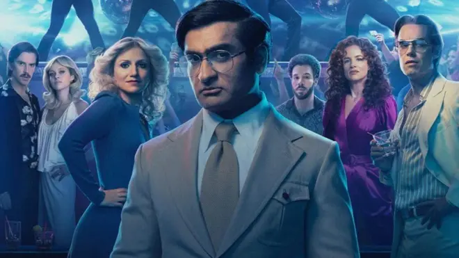 कुमैल नुंजानीने स्टीव्ह बॅनर्जीची भूमिका केली आहे.