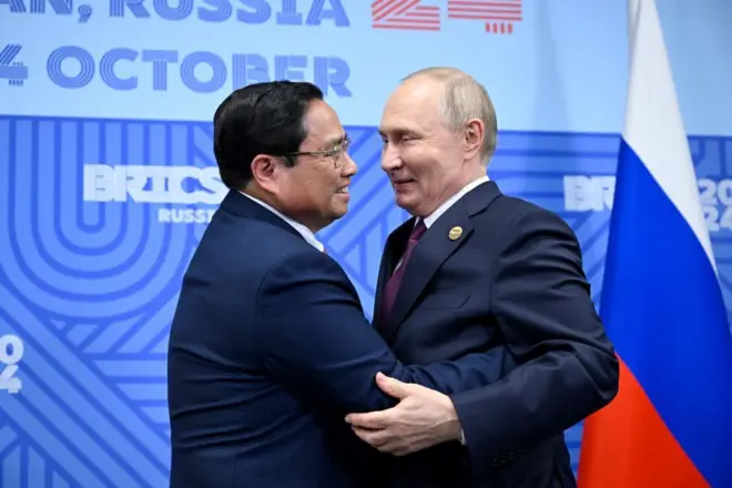 Tổng thống Nga Vladimir Putin và Thủ tướng Chính phủ Việt Nam Phạm Minh Chính tại cuộc gặp song phương bên lề Hội nghị thượng đỉnh BRICS diễn ra ở Kazan vào ngày 24/10/2024