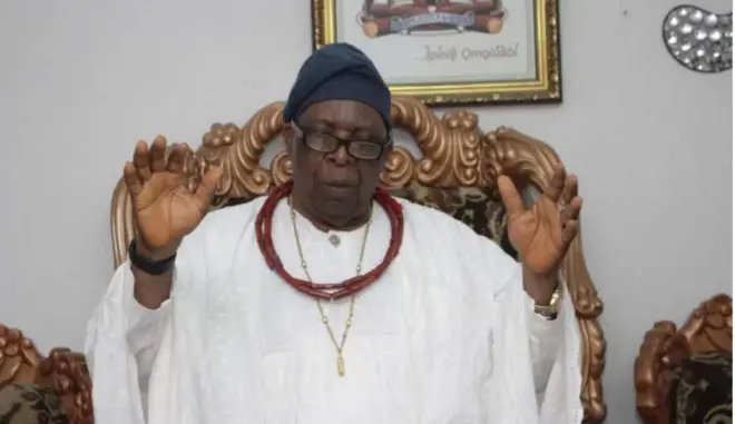 Aworan Oba Aromolaran