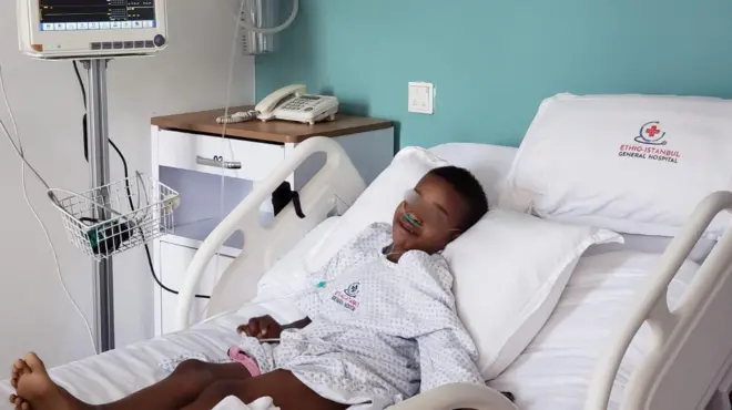 የተሳካ የቀዶ ሕክምና የተደረገለት ታዳጊ 