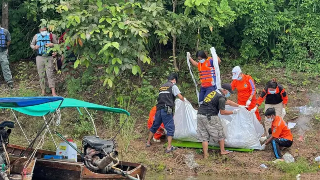 မြန်မာလူငယ် ၃ ယောက်ရဲ့ ရုပ်အလောင်းတွေကို သယ်ဆောင်ပေးနေတဲ့ ထိုင်းလူမှုအဖွဲ့အစည်းတွေ