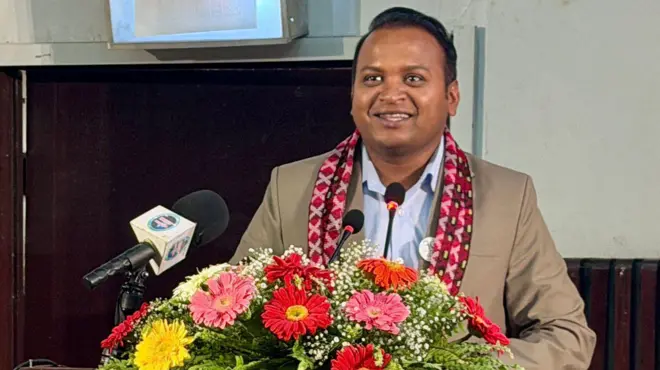 श्रममन्त्री दीपक साह