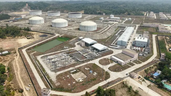 মহেশখালীতে এ অবকাঠামো নির্মাণ শেষে চালু হয়নি