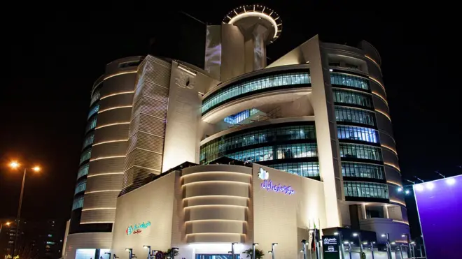 مرکز خرید اپال در غرب تهران 