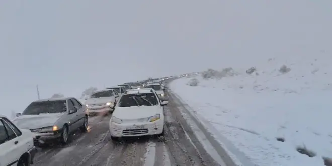 ترافیک سنگین بر اثر بارش برف