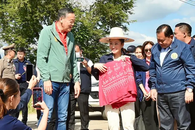 เศรษฐา และแพทองธาร 