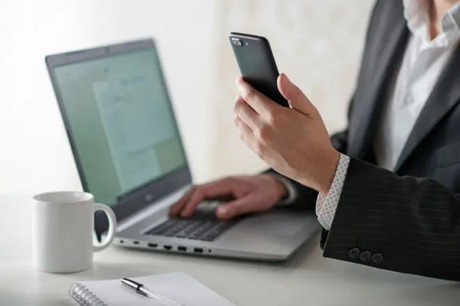 سړی کار کوي