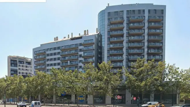 صورة للمبنى قبل الحريق